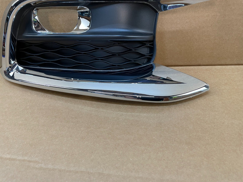 Load image into Gallery viewer, ⭐⭐ FOR 2016 - 2020 INFINITI QX60 RIGHT SIDE FOG LIGHT LAMP BEZEL COVER CHROME ⭐⭐