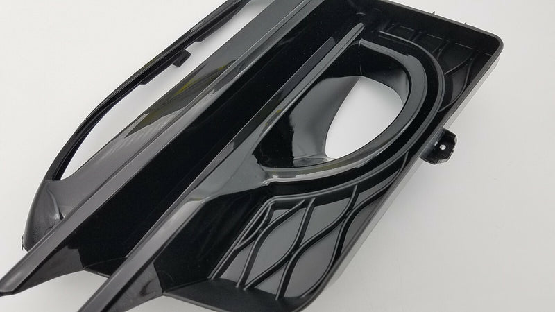 Load image into Gallery viewer, FOR 14-17 INFINITI Q50 SPORT FRONT LEFT DRIVER SIDE FOG LIGHT LAMP COVER BEZEL