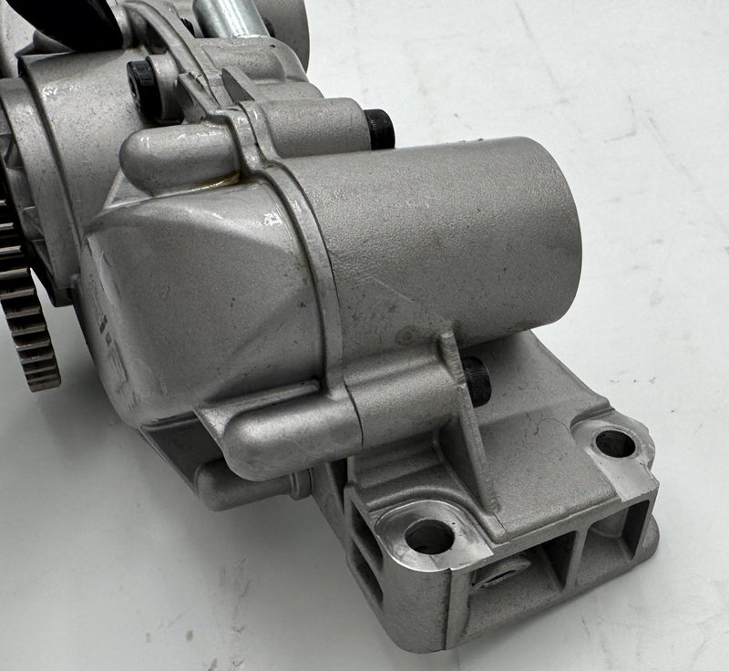 Load image into Gallery viewer, HEAVY DUTY OIL PUMP 23527448 FITS FOR DETROIT DIESEL 60 SERIES 14L ENGINE