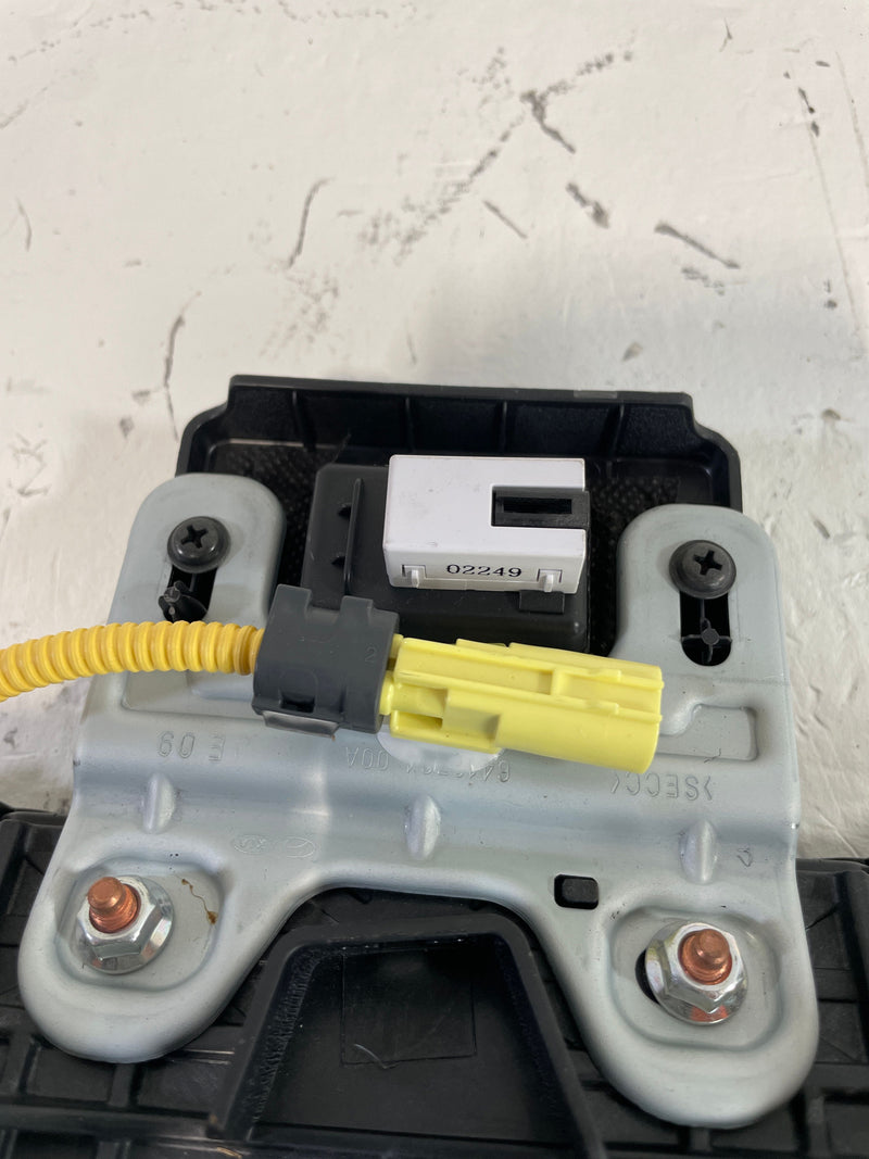 Load image into Gallery viewer, 2019-2025 GENESIS G70 FRONT LEFT DRIVER SIDE KNEE AIRBAG # 104362