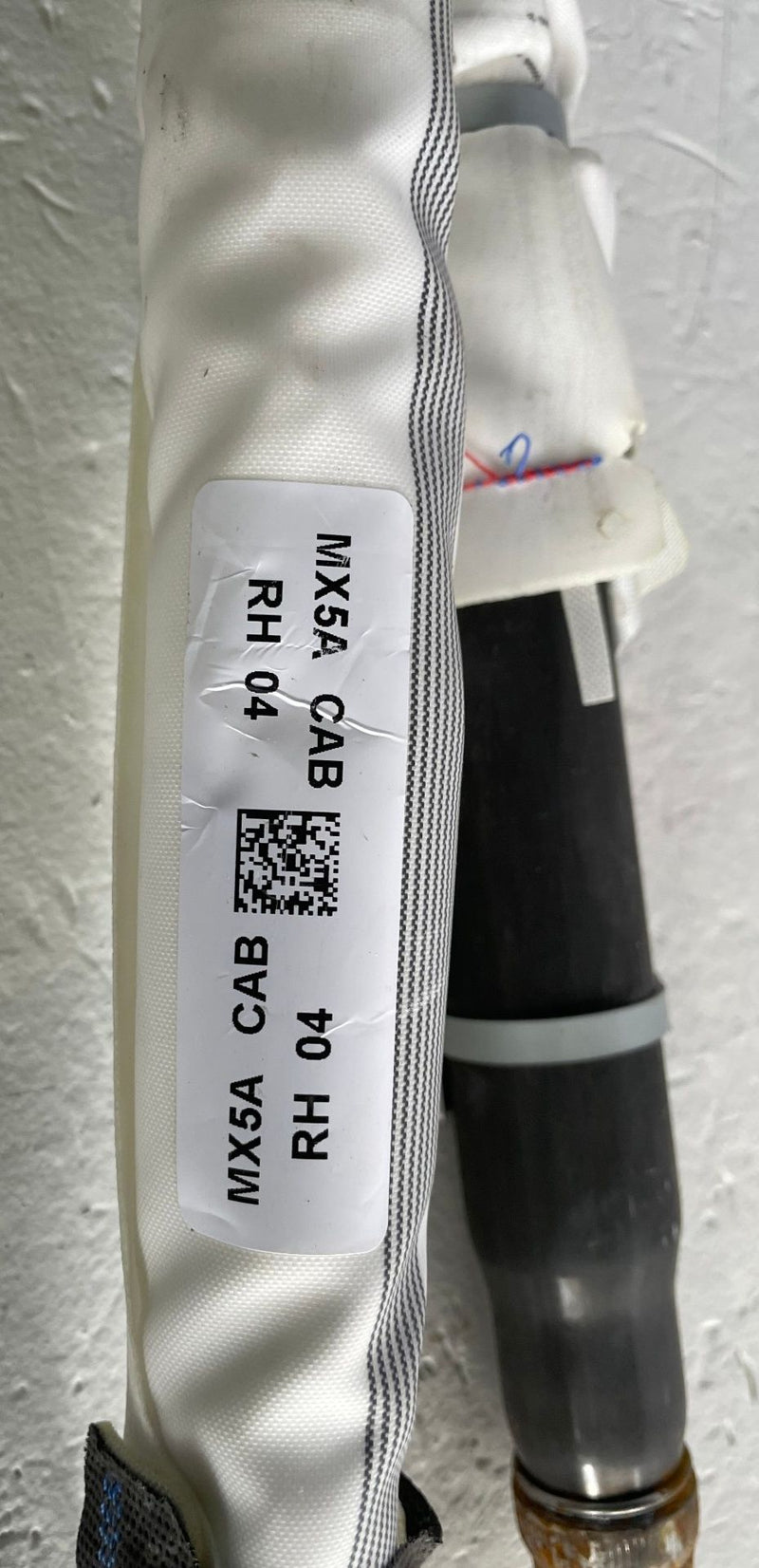 Load image into Gallery viewer, 2024-26 HYUNDAI SANTA FE FRONT RIGHT PASSENGER SIDE ROOF CURTAIN AIRBAG # 112860