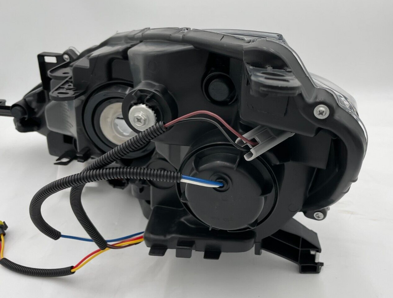 Load image into Gallery viewer, ⭐⭐ FOR 16-19 NISSAN SENTRA RIGHT PASSENGER SIDE HALOGEN HEADLIGHT HEADLAMP ⭐⭐
