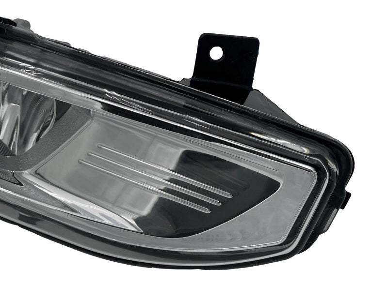 Load image into Gallery viewer, ⭐ FOR 17-23 NISSAN VERSA ROGUE SPORT RIGHT PASSENGER SIDE BUMPER FOG LIGHT LAMP⭐
