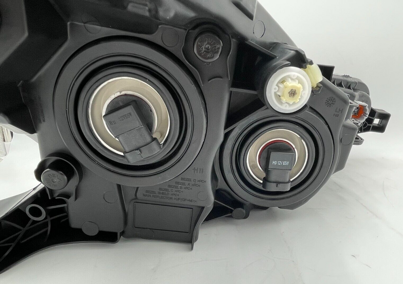 Load image into Gallery viewer, FOR 20-22 NISSAN VERSA LEFT DRIVER SIDE HALOGEN HEADLIGHT HEADLAMP
