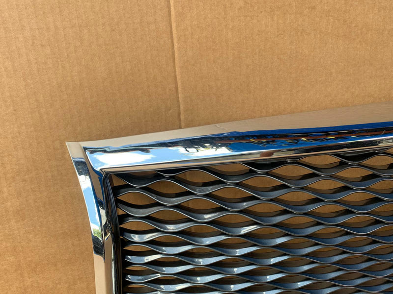 Load image into Gallery viewer, FOR 2015 - 2019 INFINITI Q70 Q70L FRONT BUMPER UPPER GRILLE W/ CAMERA OPTION
