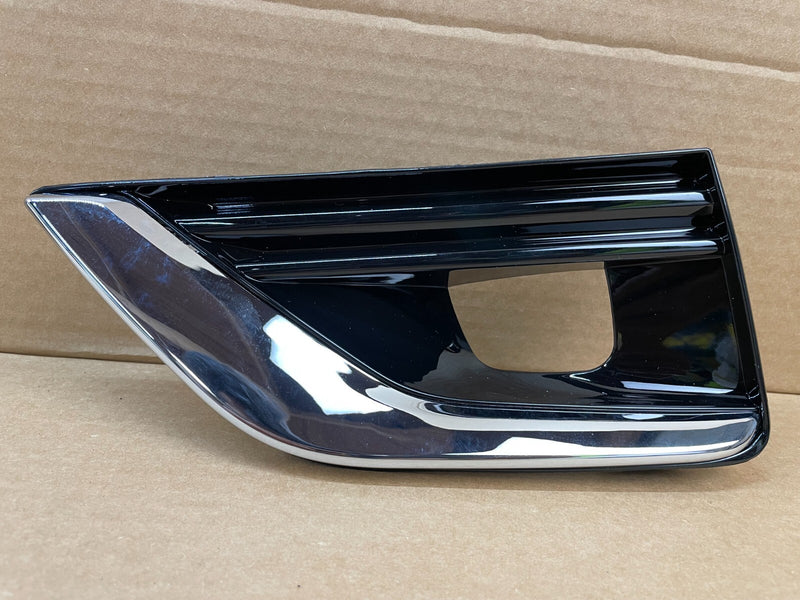 Load image into Gallery viewer, ⭐⭐ FOR INFINITI Q50 LEFT &amp; RIGHT SIDE FOG LIGHT LAMP COVER BEZEL PAIR CHROME ⭐⭐
