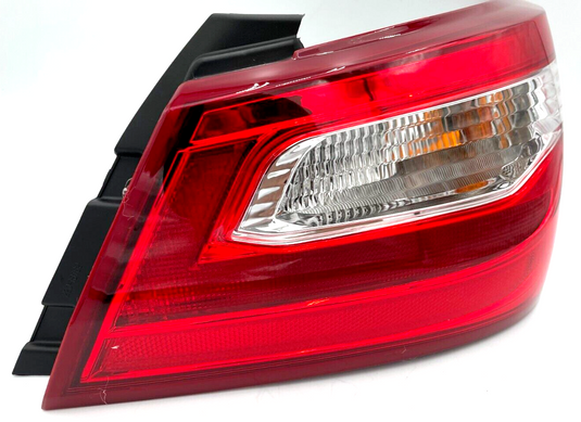 Right Side Tail Light Lamp Quarter Panel Nissan Altima For 2016-2017