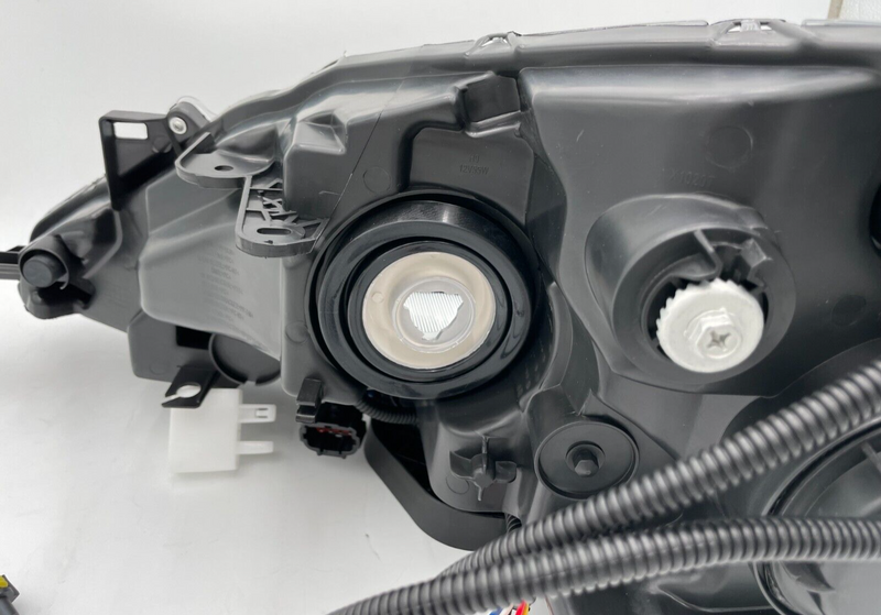 Load image into Gallery viewer, ⭐⭐ FOR 16-19 NISSAN SENTRA RIGHT PASSENGER SIDE HALOGEN HEADLIGHT HEADLAMP ⭐⭐
