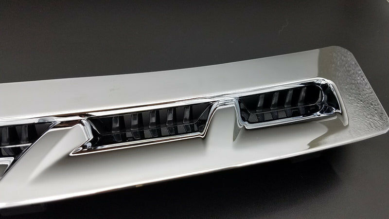 Load image into Gallery viewer, ⭐ FOR INFINITI FX35 FX37 QX70 LEFT SIDE FENDER DUCT TRIM AIR VENT GRILLE CHROME
