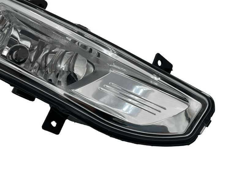 Load image into Gallery viewer, ⭐ FOR 2017-2023 NISSAN VERSA ROGUE RIGHT PASSENGER SIDE BUMPER FOG LIGHT LAMP ⭐
