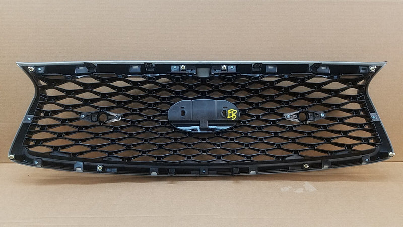 Load image into Gallery viewer, Bumper Upper Grille W/O Emblem Front For Infiniti Q50  2018 - 2022

