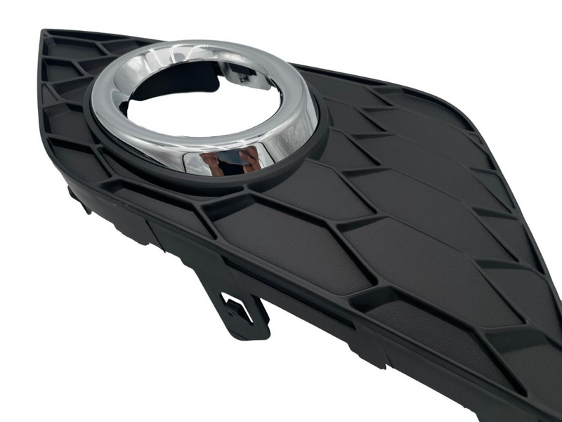 Load image into Gallery viewer, FOR 2016-2019 NISSAN SENTRA LEFT DRIVER FOG LIGHT LAMP BEZEL TRIM COVER W/CHROME
