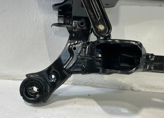 20-25 HYUNDAI PALISADE FWD REAR SUSPENSION SUBFRAME CROSSMEMBER CRADLE