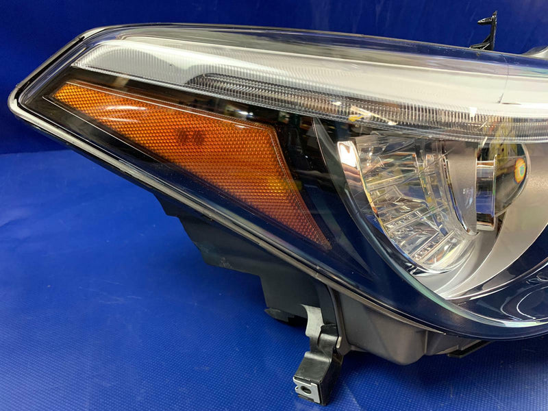 Load image into Gallery viewer, ⭐ FOR 2015 - 2019 INFINITI Q70 RIGHT PASSENGER SIDE HEADLIGHT HEADLAMP NON AFS ⭐
