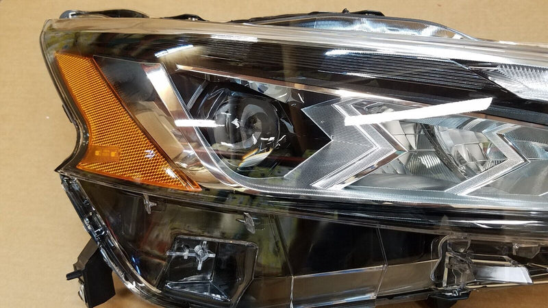 Load image into Gallery viewer, FOR 2019-2020 NISSAN ALTIMA RIGHT PASSENGER SIDE HEADLIGHT HEADLAMP W/ LED
