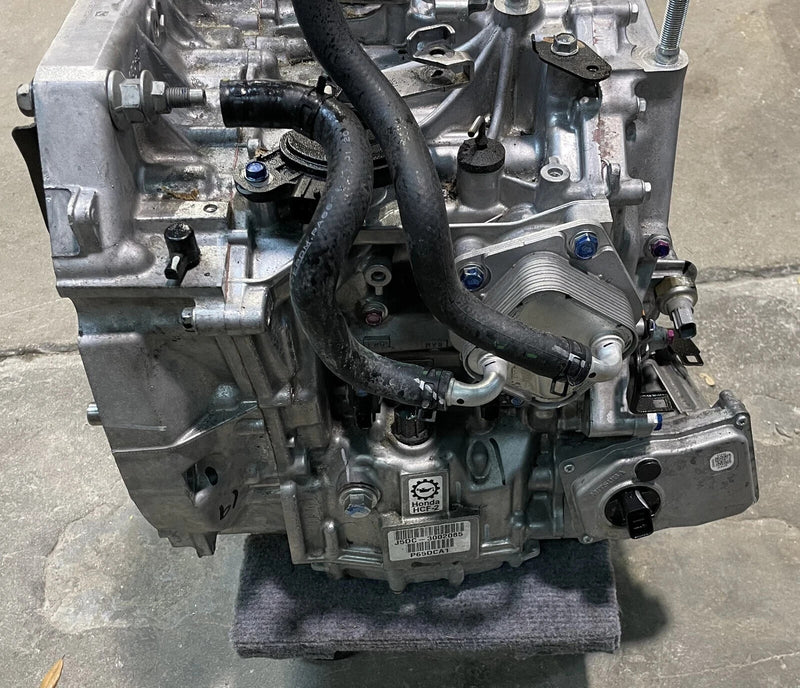 Load image into Gallery viewer, HONDA CIVIC FWD AUTO TRANSMISSION ASSEMBLY 10K MILES 2.0L 2022-2024 # NB1-TRS352
