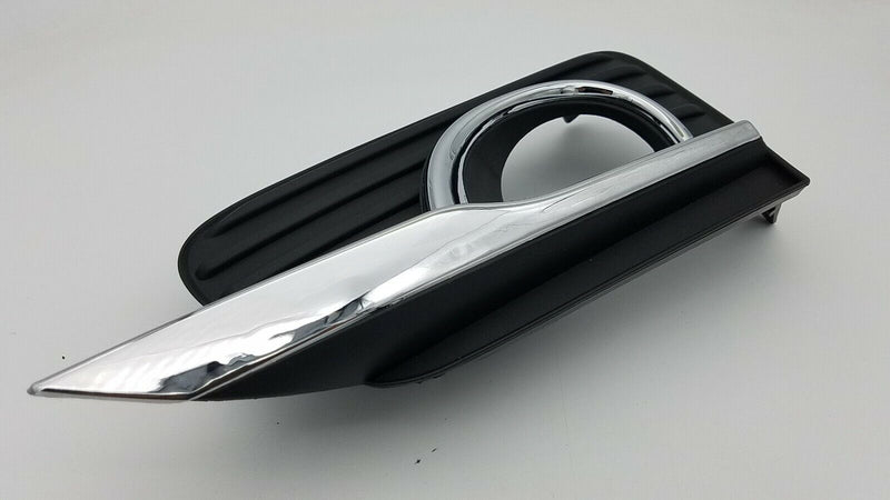 Load image into Gallery viewer, ⭐ FOR 2014-2017 INFINITI Q50 RIGHT PASSENGER SIDE FOG LIGHT BEZEL COVER CHROME ⭐
