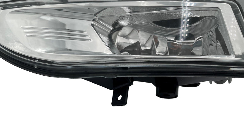 Load image into Gallery viewer, ⭐⭐FOR 2017 - 2023 NISSAN VERSA ROGUE LEFT DRIVER SIDE BUMPER FOG LIGHT LAMP ⭐⭐
