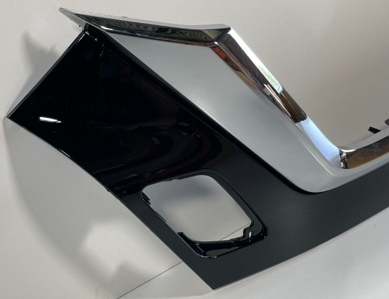 Load image into Gallery viewer, Front Bumper Lower Grille Molding Nissan Versa 2020-2021
