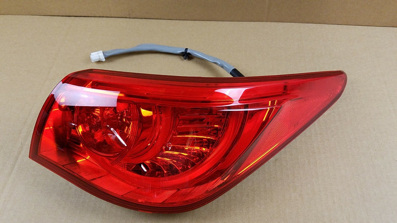 Load image into Gallery viewer, ⭐⭐ FOR 2014-2017 INFINITI Q50 REAR RIGHT PASSENGER SIDE OUTER TAIL LIGHT LAMP ⭐⭐
