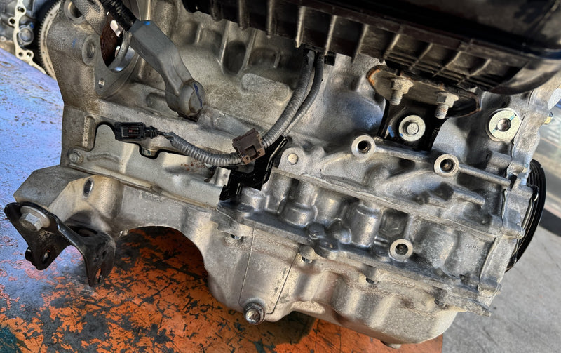 Load image into Gallery viewer, OEM HONDA HRV HR-V FWD ENGINE ASSEMBLY AUTO 2.0L 2023 - 2024 # NB1-EU379
