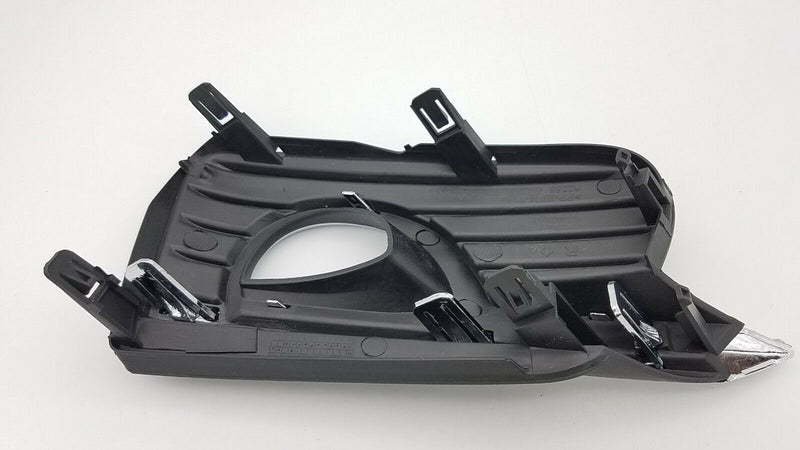 Load image into Gallery viewer, ⭐ FOR 2014-2017 INFINITI Q50 RIGHT PASSENGER SIDE FOG LIGHT BEZEL COVER CHROME ⭐
