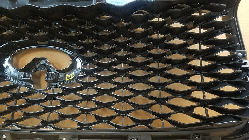 Load image into Gallery viewer, ⭐⭐ FOR 18-21 INFINITI QX80 FRONT BUMPER UPPER GRILLE W/ CAMERA OPTION W/O EMBLEM
