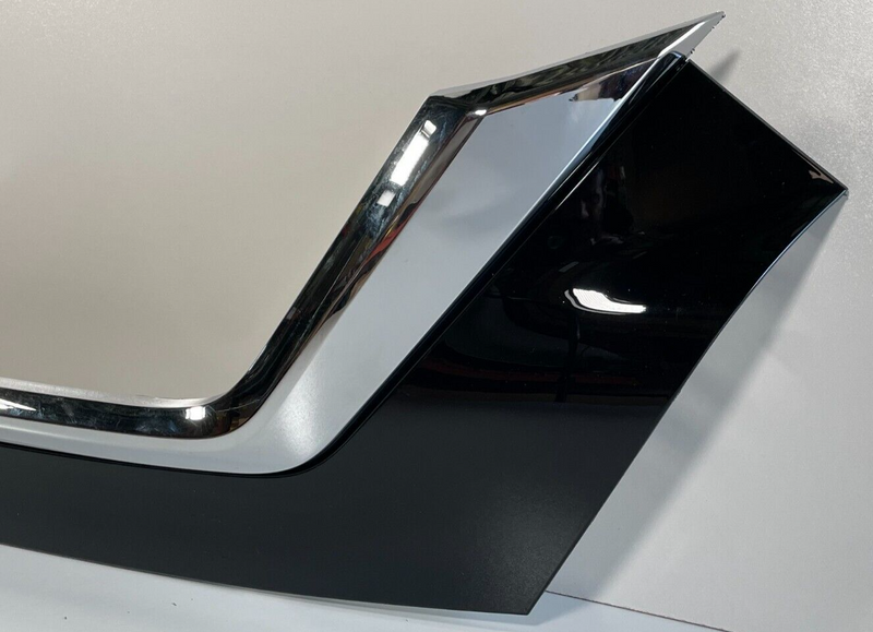 Load image into Gallery viewer, Front Bumper Lower Grille Molding Nissan Versa 2020-2021
