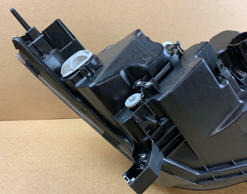 Load image into Gallery viewer, ⭐⭐ FOR 2015 - 2019 INFINITI Q70 LEFT DRIVER SIDE HEADLIGHT HEADLAMP NON AFS ⭐⭐
