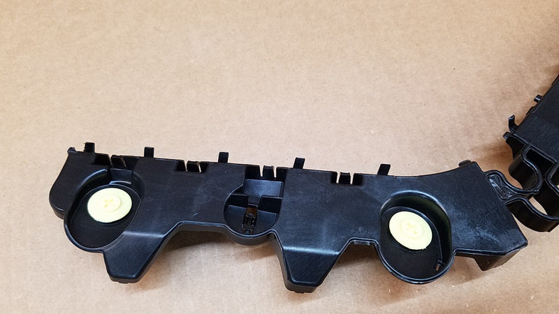 Load image into Gallery viewer, ⭐⭐ FOR 2019 - 2021 NISSAN ALTIMA REAR RIGHT PASSENGER SIDE BUMPER COVER BRACKET
