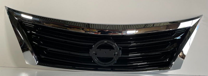 Load image into Gallery viewer, Front Bumper Upper Grille Chrome W/O Emblem Nissan Altima 2013-2015
