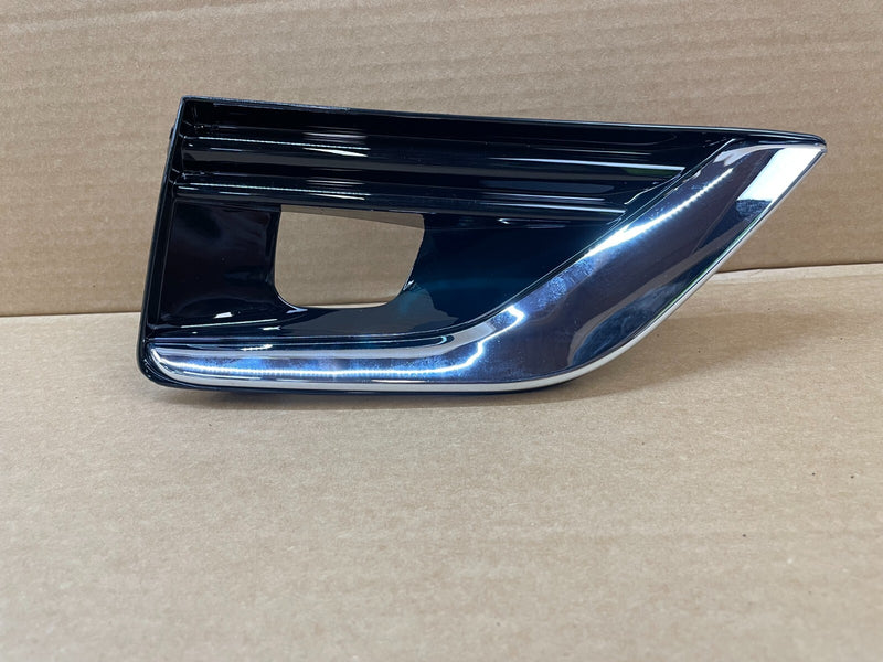 Load image into Gallery viewer, ⭐⭐ FOR INFINITI Q50 LEFT &amp; RIGHT SIDE FOG LIGHT LAMP COVER BEZEL PAIR CHROME ⭐⭐
