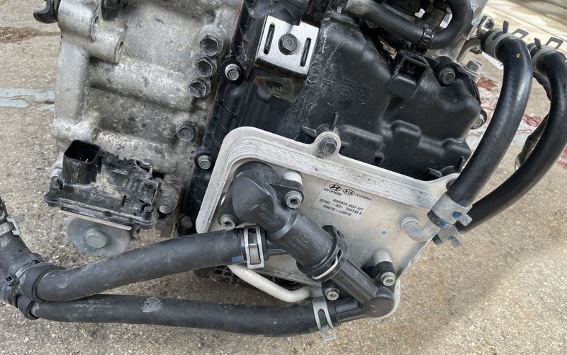 Load image into Gallery viewer, HYUNDAI SANTA FE AWD AUTO TRANSMISSION ASSY 21-23 52K MILES 2.5L # NB1-TRU464
