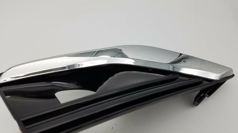 Load image into Gallery viewer, FOR 2018-2020 INFINITI Q50 LEFT DRIVER SIDE FOG LIGHT LAMP BEZEL TRIM COVER

