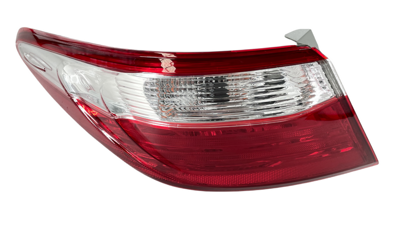 Load image into Gallery viewer, ⭐⭐ FOR 2015-2017 TOYOTA CAMRY REAR LEFT DRIVER SIDE OUTER TAIL LIGHT LAMP ⭐⭐
