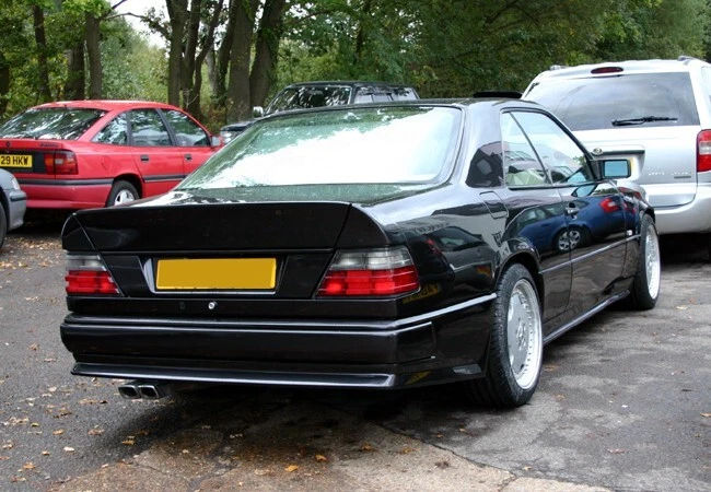 Load image into Gallery viewer, 1986-1995 Mercedes E-Class Sedan 3pc AMG Style Rear Trunk Wing Spoiler
