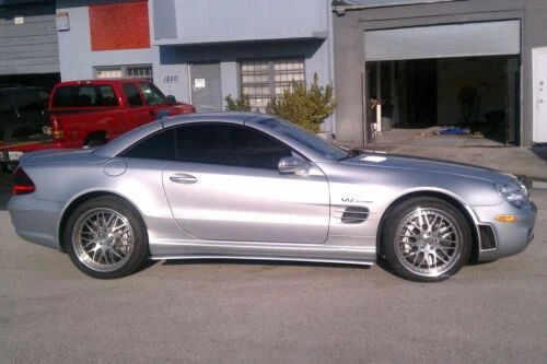 Load image into Gallery viewer, 2002-2011 Mercedes SL Euro Style Side Skirts
