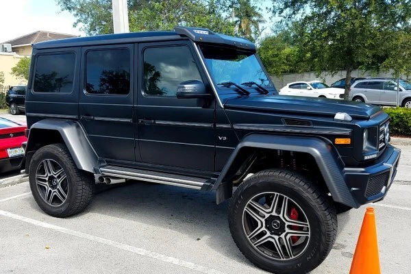 Load image into Gallery viewer, 1990-2017 Mercedes G-Class 4x4 Square Style Roof Light Bar Spoiler

