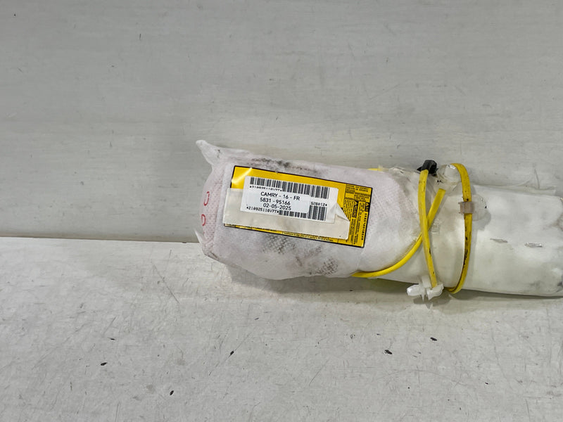 Load image into Gallery viewer, 2015 - 2017 TOYOTA CAMRY FRONT RIGHT PASSENGER SIDE SEAT AIRBAG # 95166
