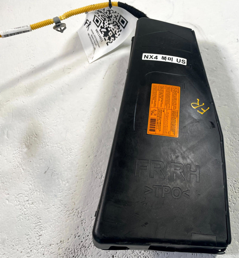 Load image into Gallery viewer, 2022-2026 HYUNDAI TUCSON FRONT RIGHT PASSENGER SIDE SEAT AIR BAG AIRBAG # 114853
