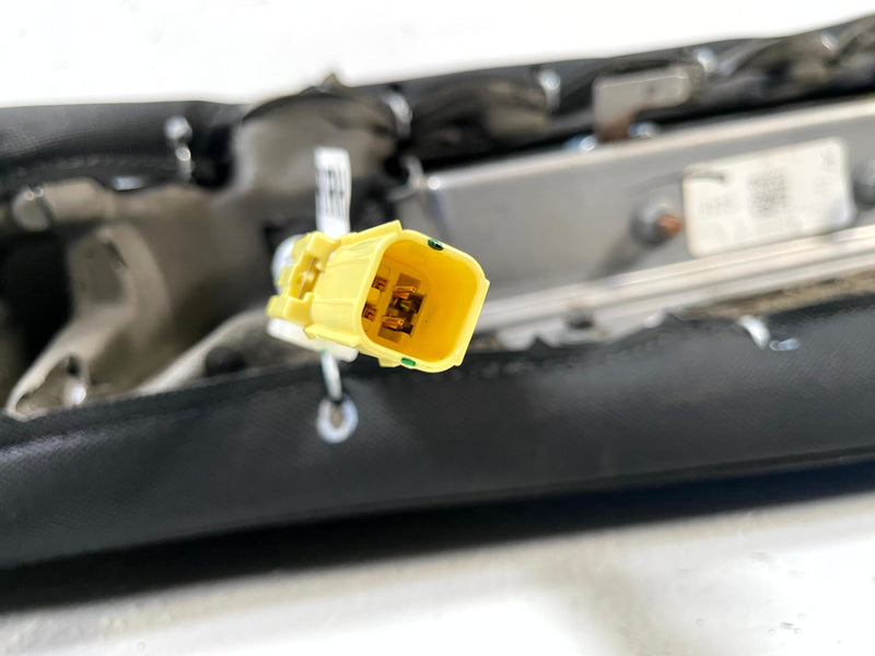 Load image into Gallery viewer, 2021 - 2024 KIA K5 REAR RIGHT PASSENGER SIDE SEAT BOLSTER AIRBGAG # 110708
