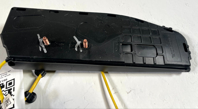 Load image into Gallery viewer, 2023 - 2026 HONDA CR-V FRONT RIGHT PASSENGER SIDE SEAT AIR BAG AIRBAG # 115273
