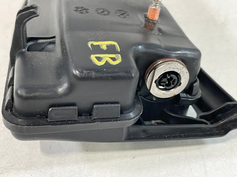 Load image into Gallery viewer, 2017 - 2019 INFINITI QX30 FRONT RIGHT PASSENGER SIDE SEAT AIRBAG AIR BAG # 95273
