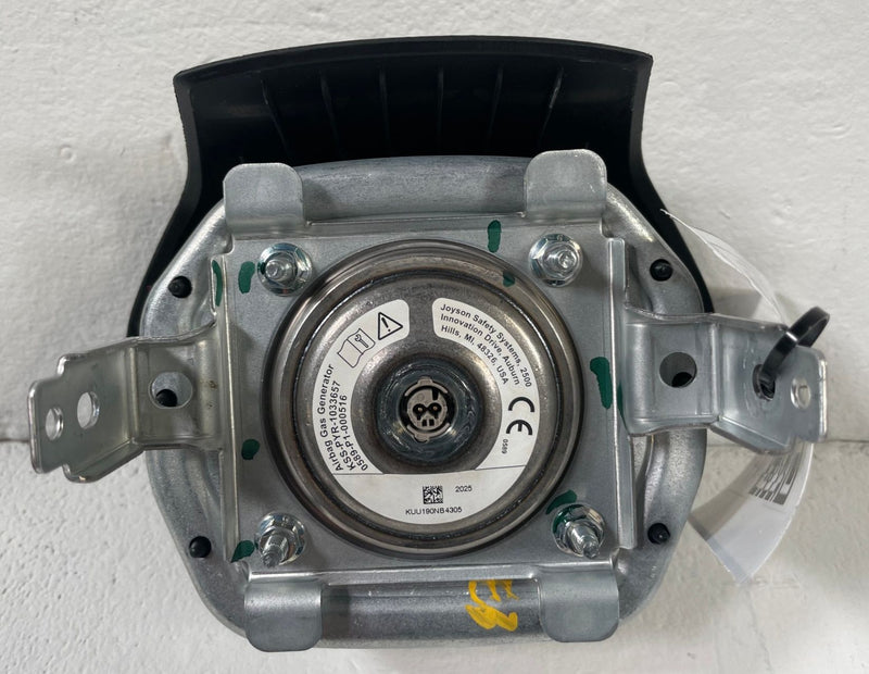 Load image into Gallery viewer, 2025-2026 CHEVROLET EQUINOX FRONT LEFT SIDE STEERING WHEEL AIR BAG 1.5L # 112433
