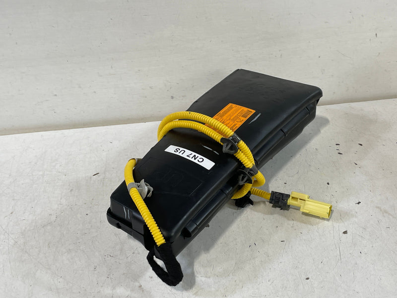 Load image into Gallery viewer, 2021 - 2023 HYUNDAI ELANTRA FRONT RIGHT PASSENGER SIDE SEAT AIR BAG # 99286
