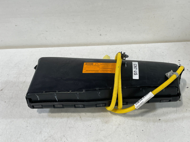 Load image into Gallery viewer, 2021 - 2023 HYUNDAI ELANTRA FRONT RIGHT PASSENGER SIDE SEAT AIR BAG # 99286
