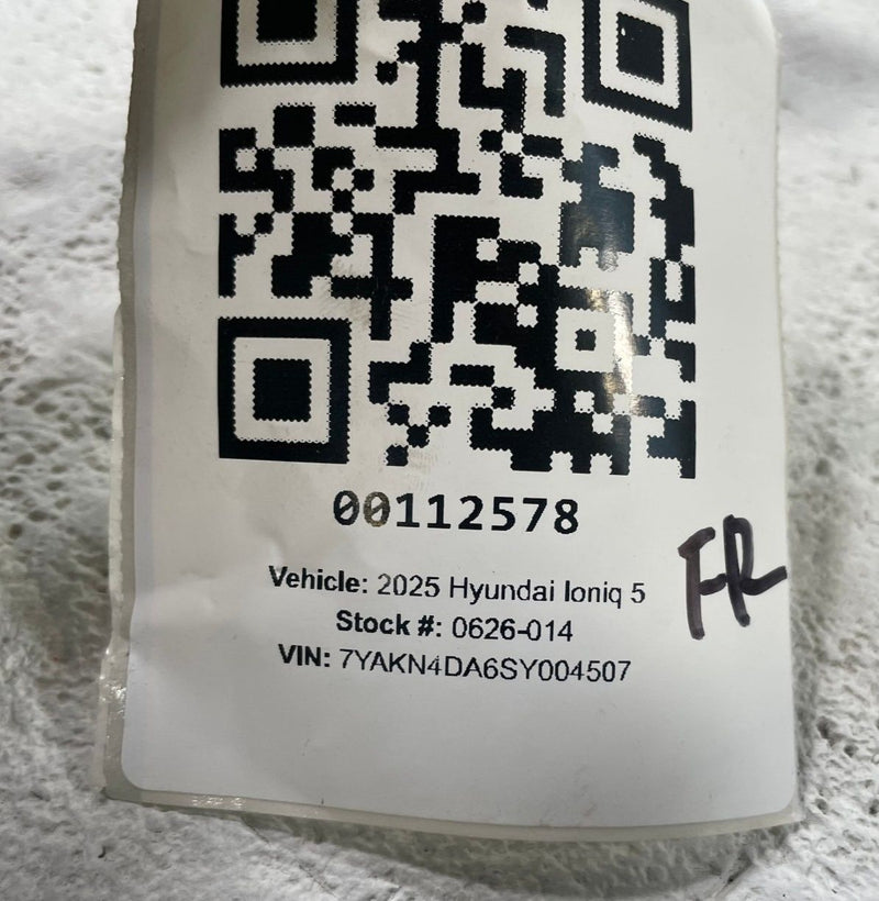 Load image into Gallery viewer, 2022-2026 HYUNDAI IONIQ 5 FRONT RIGHT PASSENGER SIDE SEAT AIR BAG AIRBAG #112578
