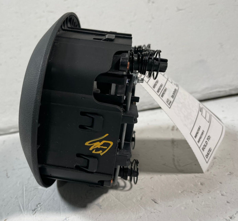Load image into Gallery viewer, 2025 - 2026 HYUNDAI TUCSON FRONT LEFT SIDE STEERING WHEEL AIRBAG 2.5L # 115577
