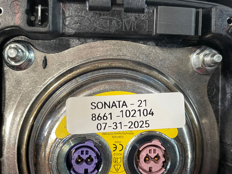 Load image into Gallery viewer, 2020-2022 HYUNDAI SONATA LEFT DRIVER STEERING WHEEL AIR BAG AIRBAG # 102104
