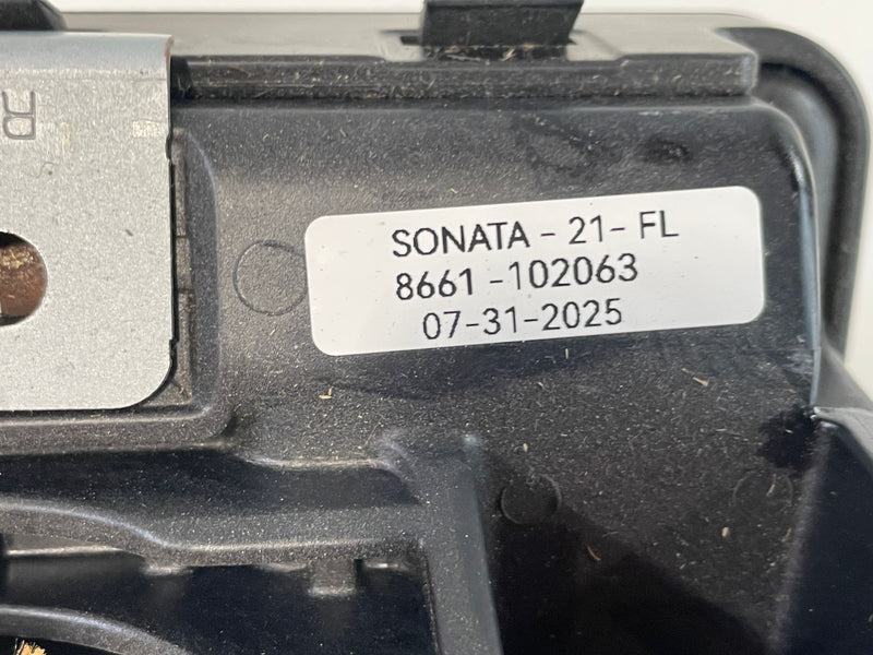 Load image into Gallery viewer, 2020-2023 HYUNDAI SONATA LEFT DRIVER SIDE KNEE AIR BAG AIRBAG # 102063
